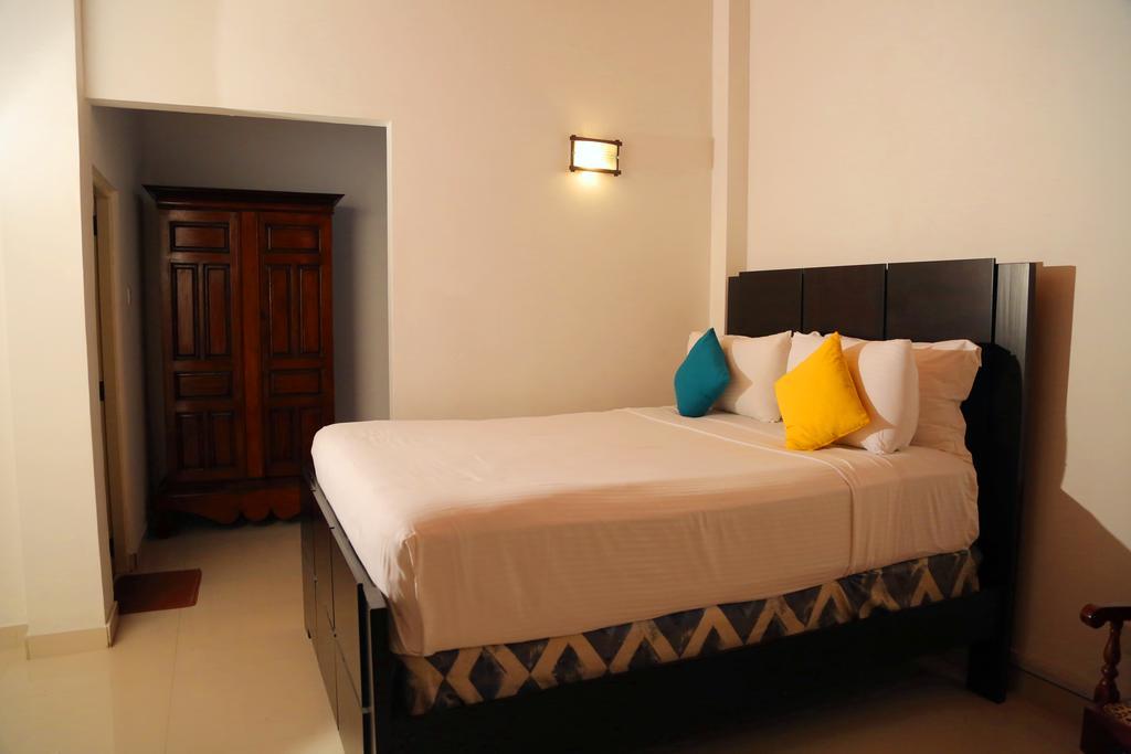 Lanka Bangla Inn Villas Restaurant & Travels Katunayaka Esterno foto