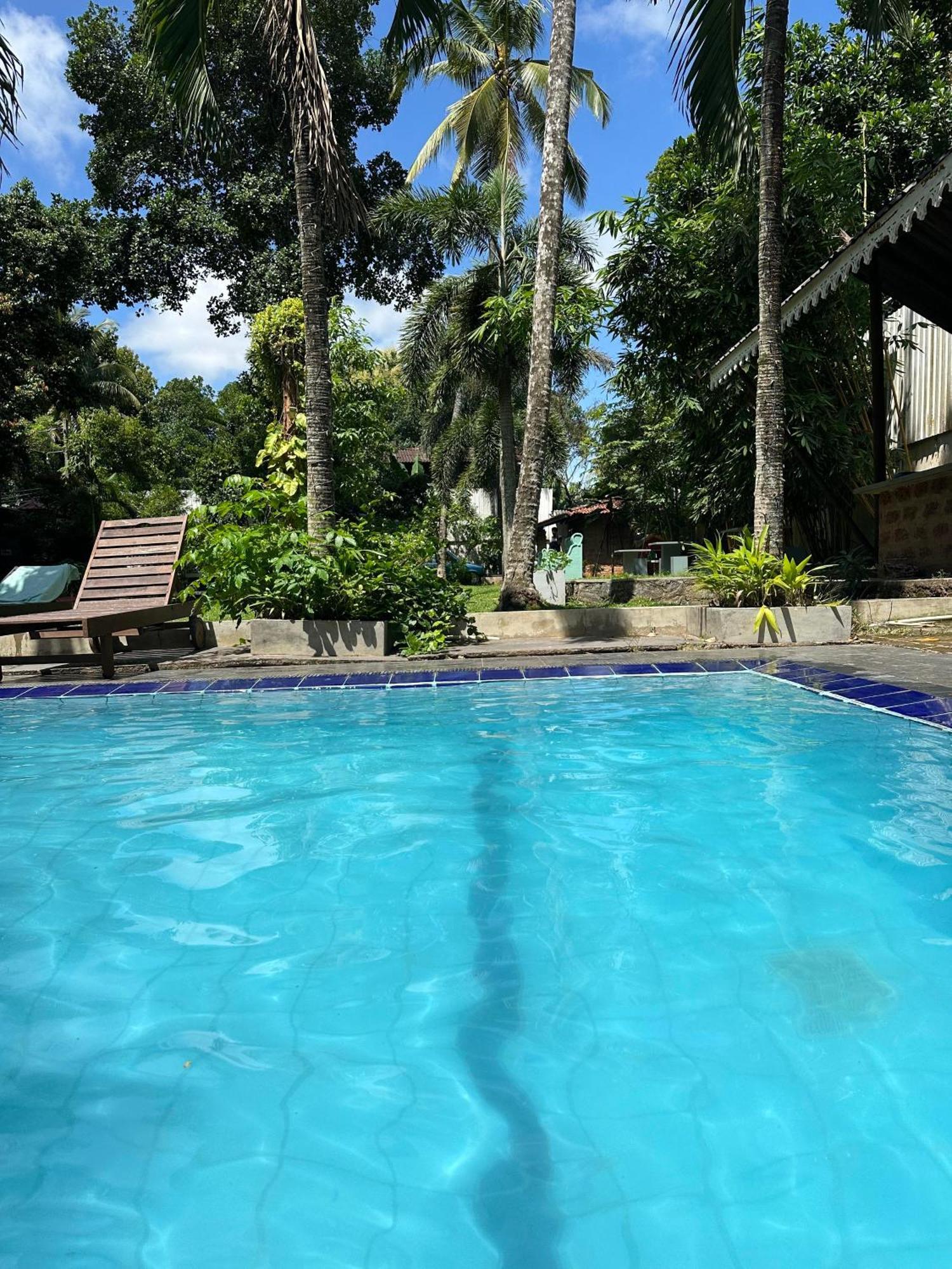 Lanka Bangla Inn Villas Restaurant & Travels Katunayaka Esterno foto