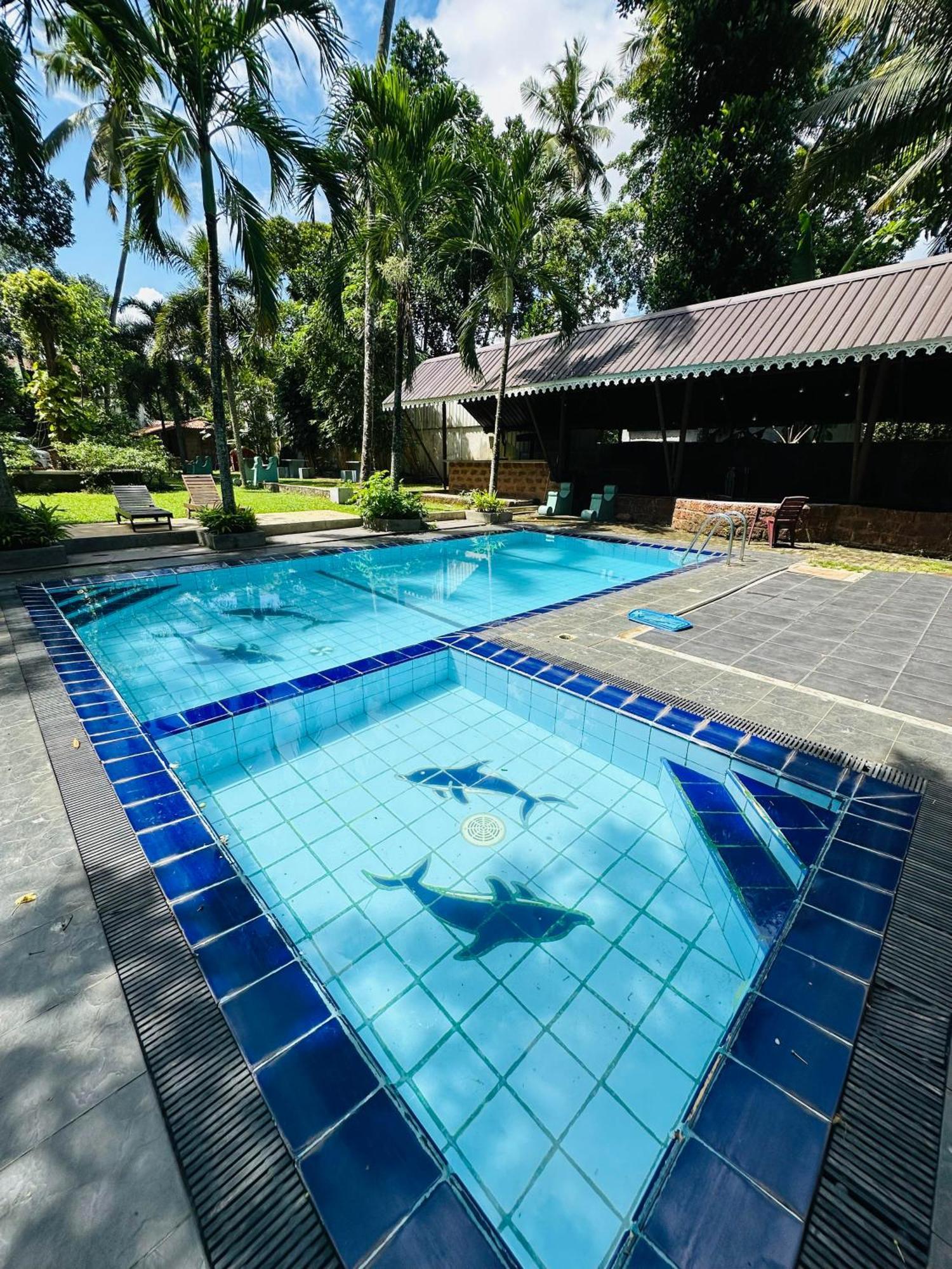 Lanka Bangla Inn Villas Restaurant & Travels Katunayaka Esterno foto