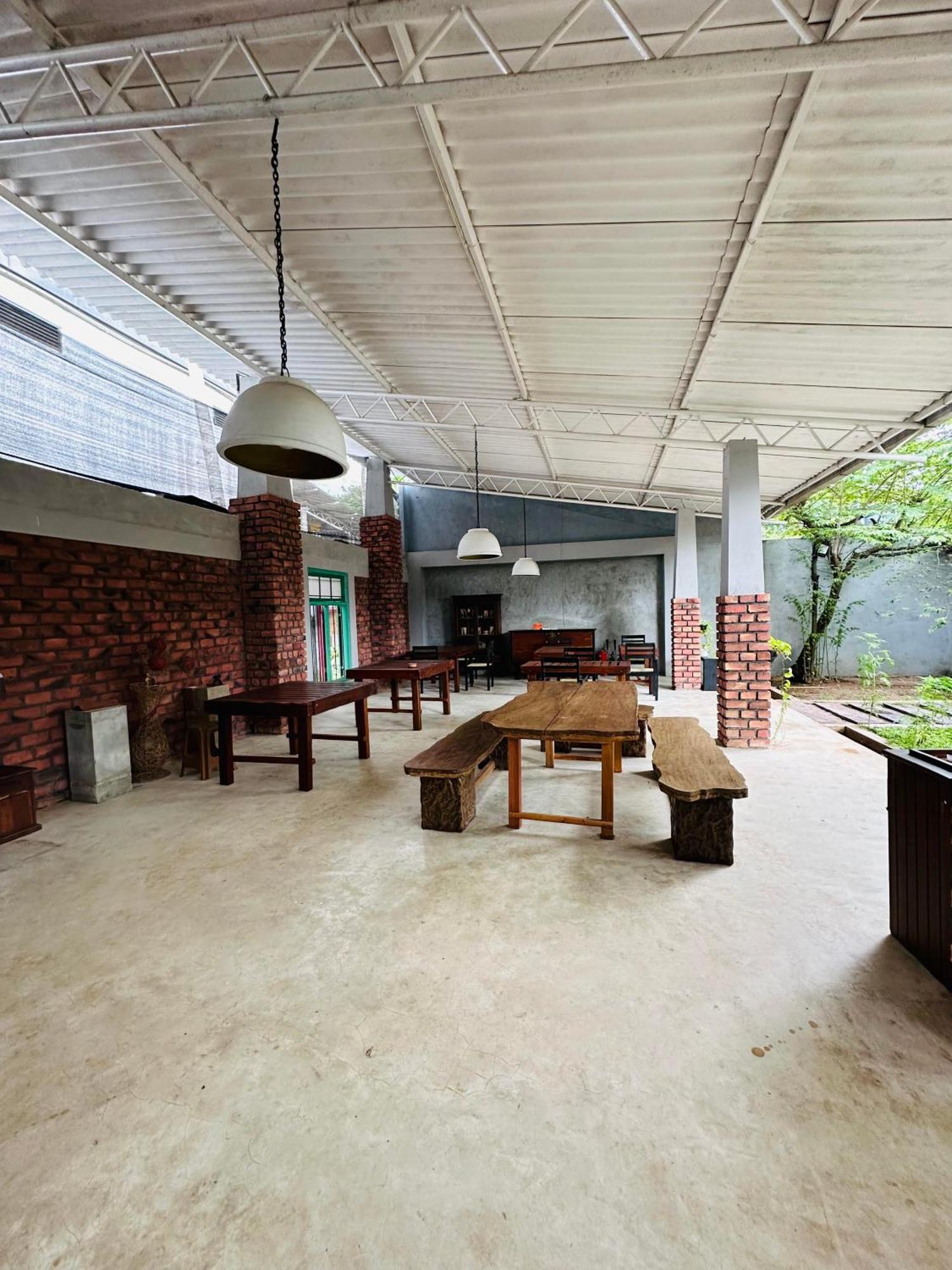Lanka Bangla Inn Villas Restaurant & Travels Katunayaka Esterno foto